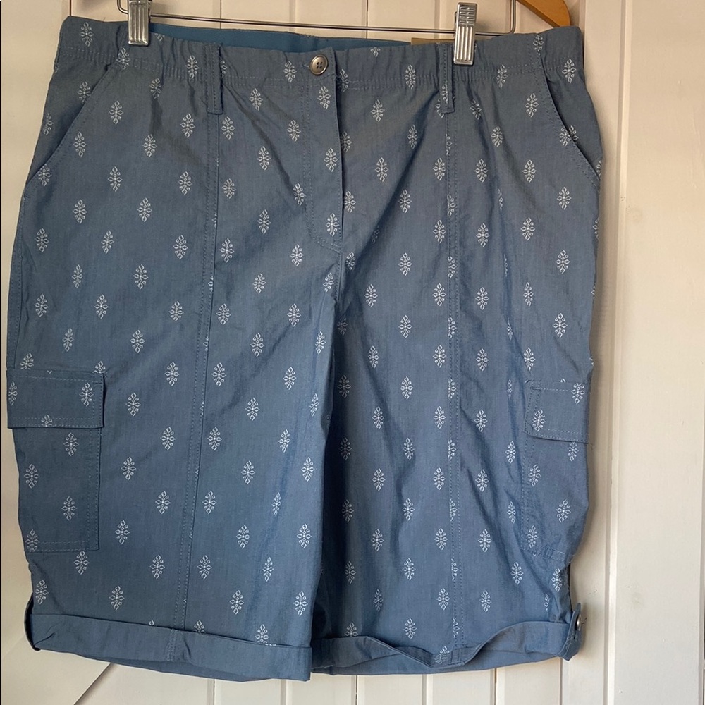 Chico’s Women’s Fitigues 12 Size 2 Shorts Blue Patterned NWT Casual Cargo